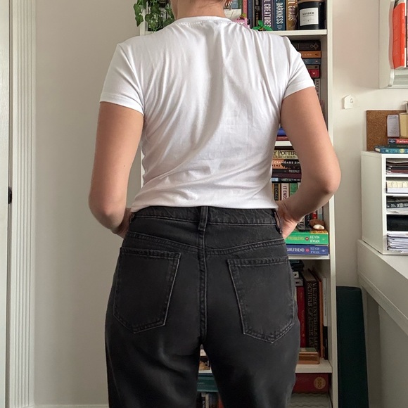 SHEIN White Tee with Red Boot Graphic - Picture 3 of 4